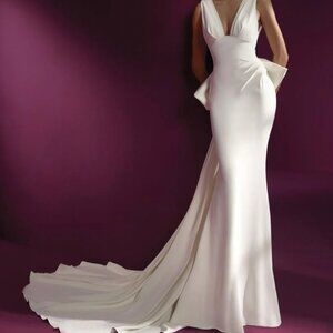 Pronovias Ofelia Wedding Gown